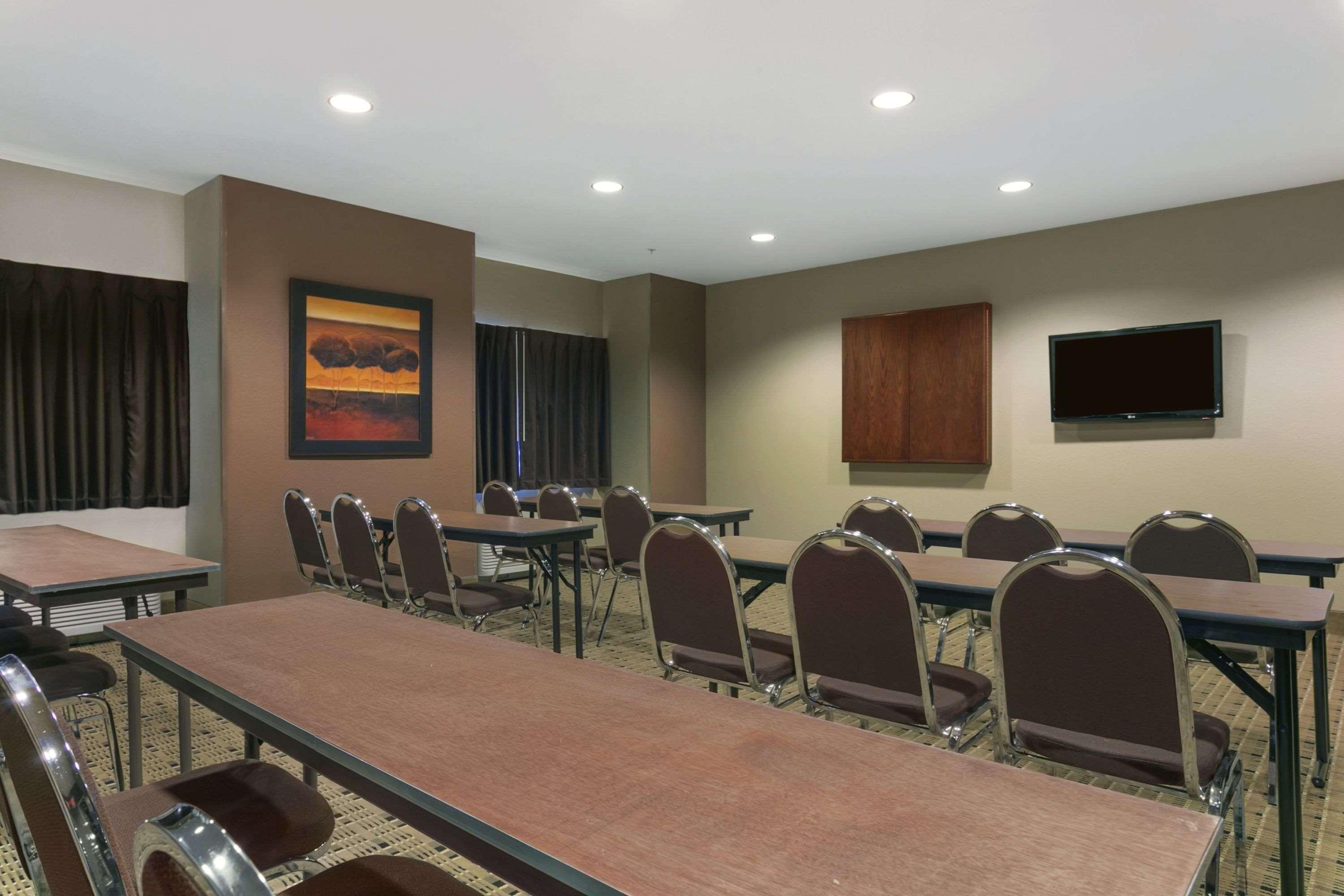 Microtel Inn & Suites By Wyndham Minot Exteriör bild